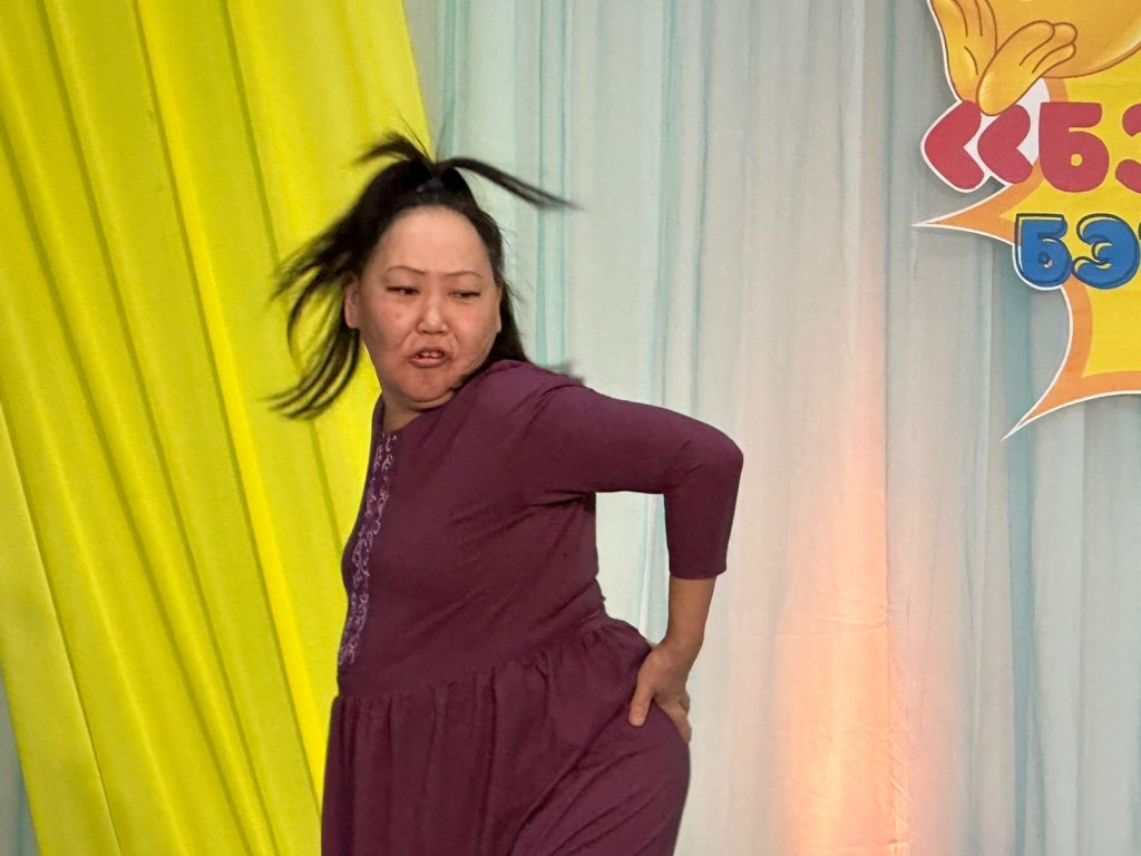 Аан дойду үрдүнэн памятниктар уонна историческэй миэстэлэр күннэрэ.