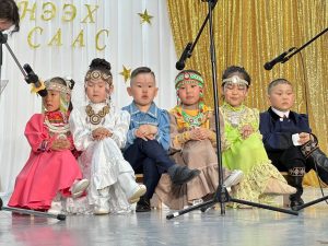 «Ала Булкун» олоҥхо геройдарын куукулалара «Якутия — интернациональная республика» быыстапка5а.